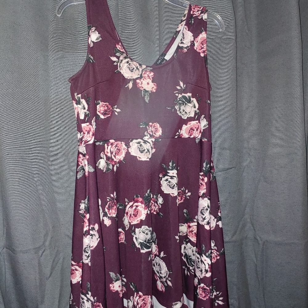 Dress - Picture 2 of 4